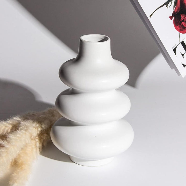 URBAN SENSE™ | Ceramic Wave Vase - Modern Designer Flower Vase for Home Decor - Unique Hollow Vase Design - Ideal Gift for Living Room, Bedroom, and Centerpiece (Cloud White)