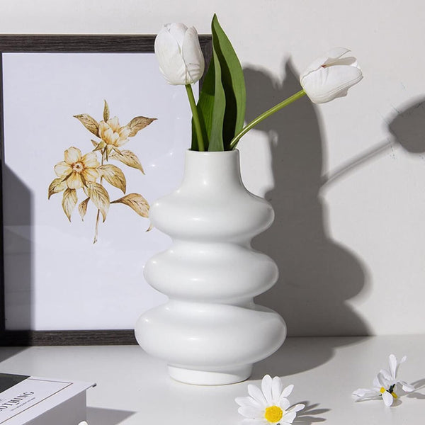 URBAN SENSE™ | Ceramic Wave Vase - Modern Designer Flower Vase for Home Decor - Unique Hollow Vase Design - Ideal Gift for Living Room, Bedroom, and Centerpiece (Cloud White)
