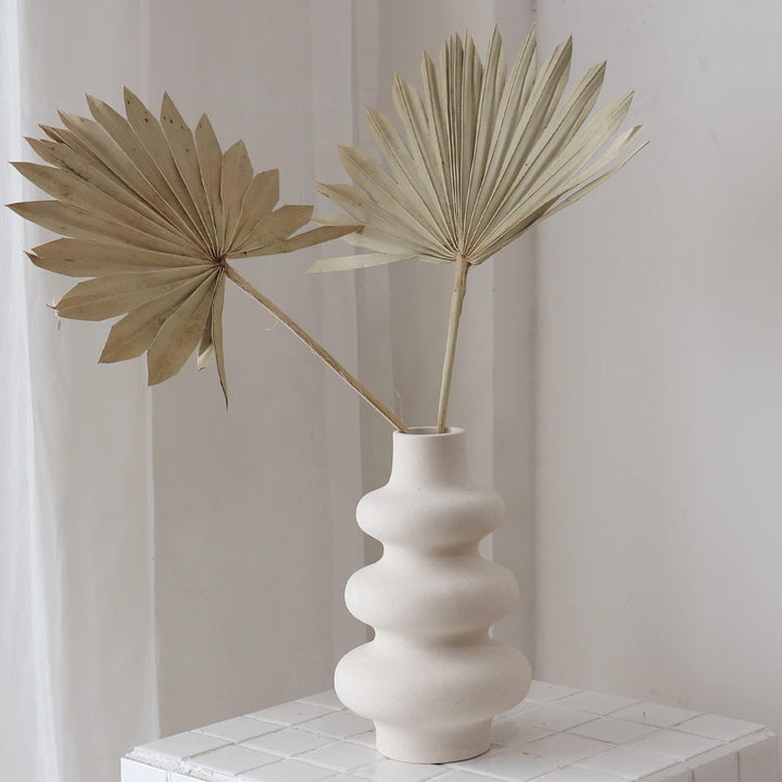 URBAN SENSE™ | Ceramic Wave Vase - Modern Designer Flower Vase for Home Decor - Unique Hollow Vase Design - Ideal Gift for Living Room, Bedroom, and Centerpiece (Cloud White)