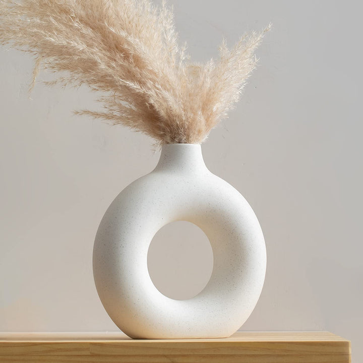URBAN SENSE™ | Donut Flower Vase | White Ceramic Circle Pampas Grass Vase for Home Decor | Round Vase Showpiece Living Area, TV Unit Housewarming Gift (8 Inch)